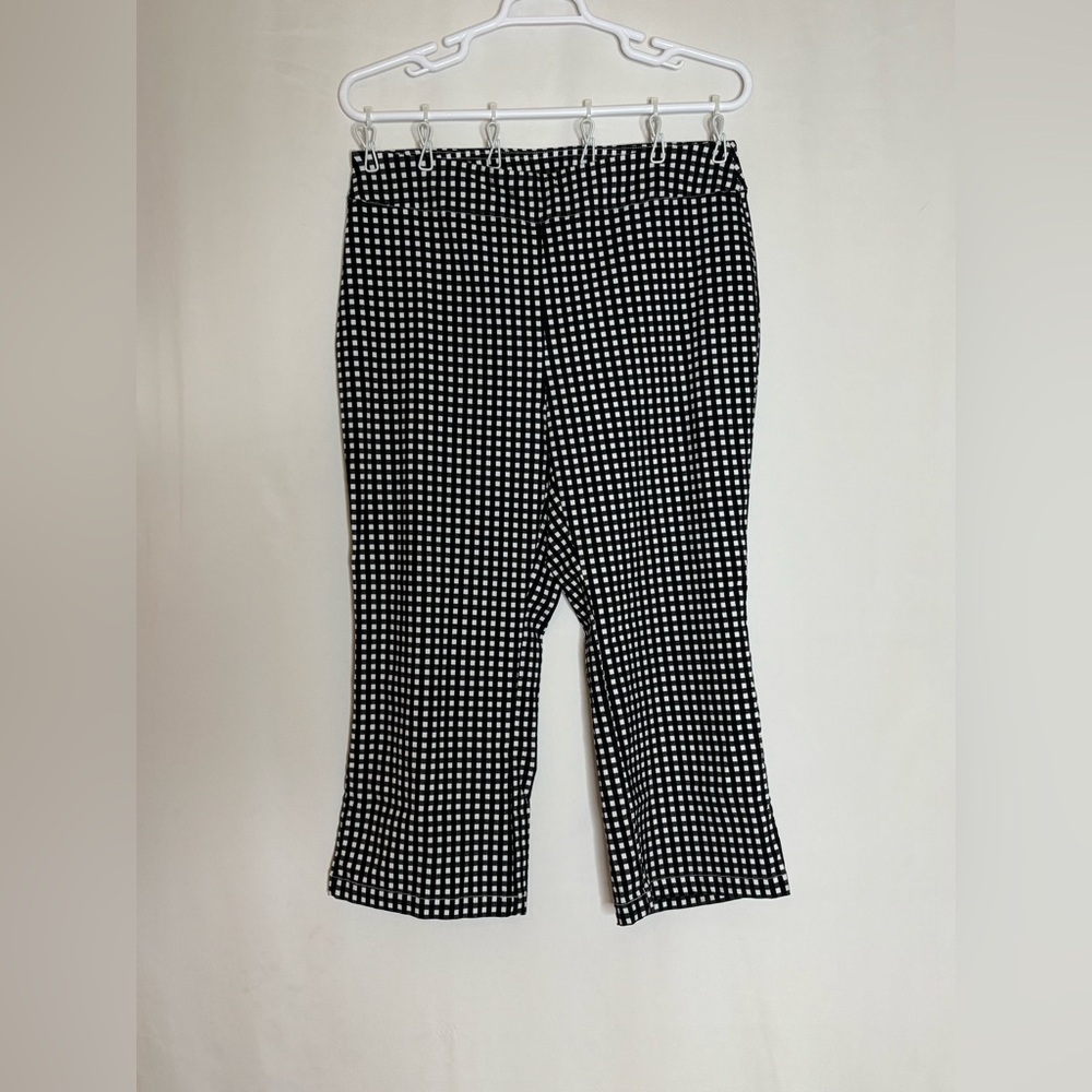 Women's Black and White Checkered Cropped Pants